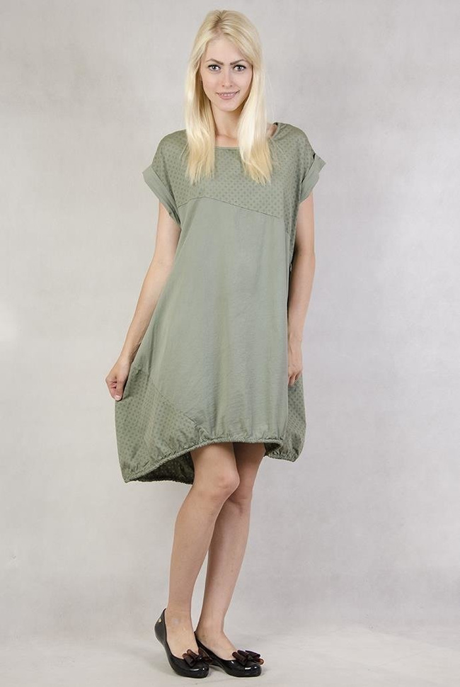 Zielona sukienka ściągana na dole