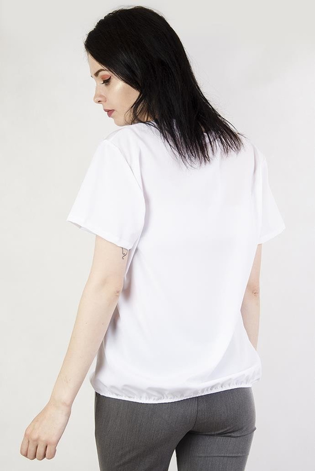 Biała, gładka bluzka koszulowa z wiązaniem przy dekolcie