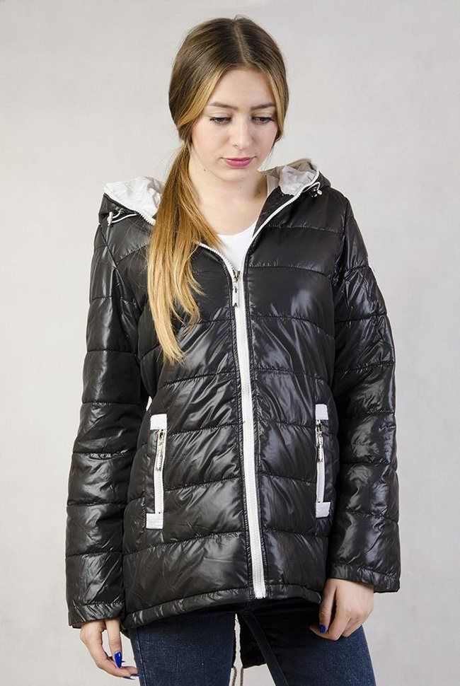 Pikowana kurtka z szarym zamkiem, ściągana z tyłu, czarna