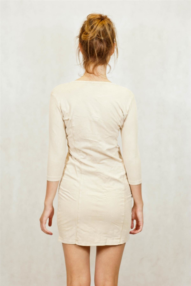 Beżowa sukienka z zamkiem z przodu