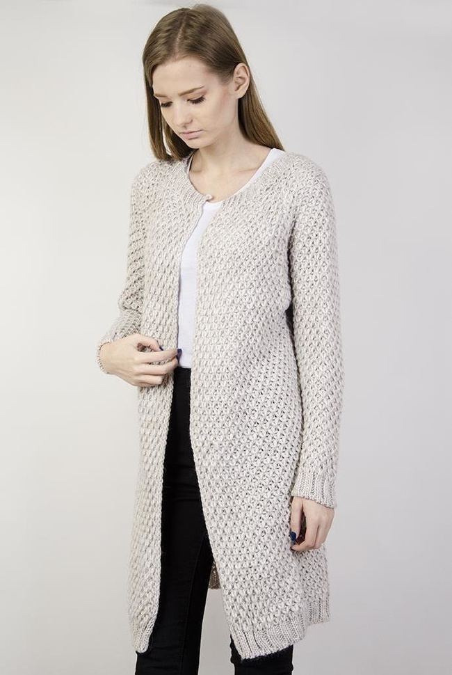 Beżowy sweter typu kardigan z dzianiny
