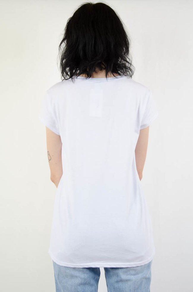 Biały T-shirt z błyszczącym sercem