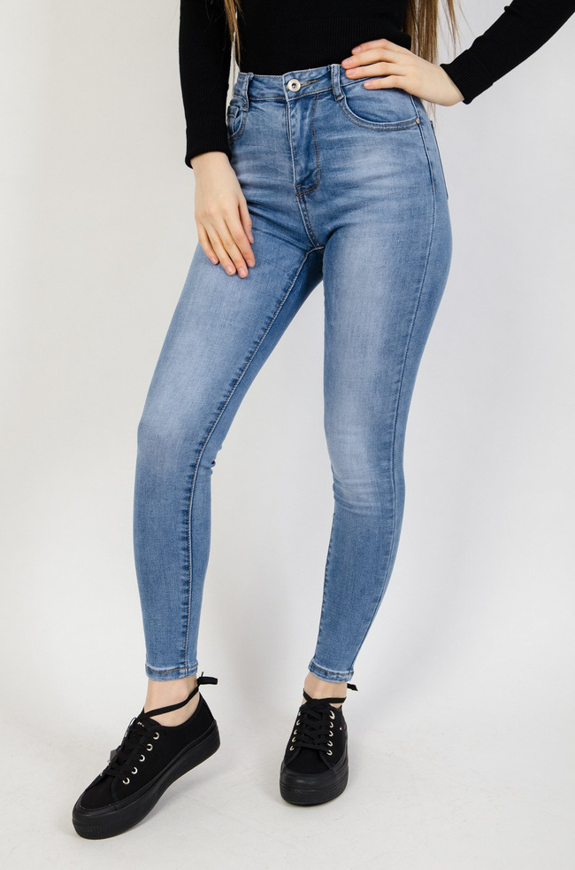 Jasne spodnie jeansowe,delikatnie cieniowane