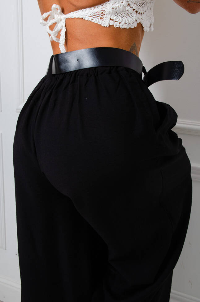 SZEROKIE SPODNIE ONE SIZE Z KIESZENIAMI I PASKIEM- CZARNE