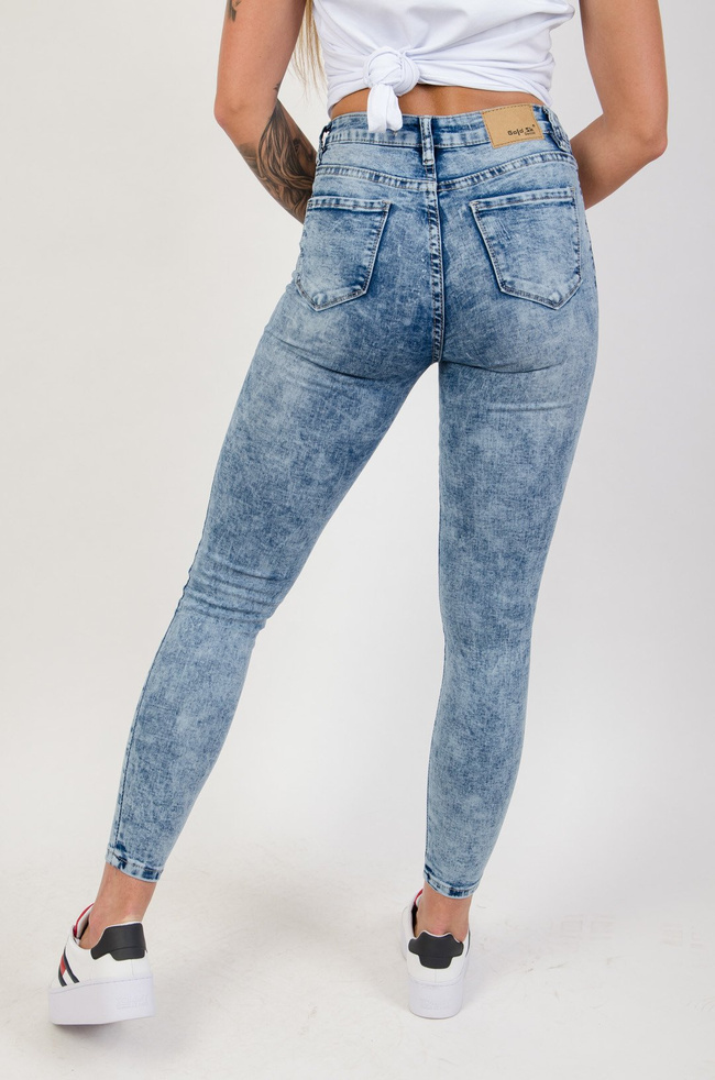 Spodnie jeansowe dekatyzowane