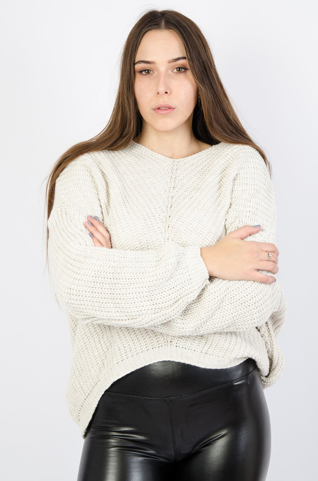 BEŻOWY SWETER PRZEPLATANY SREBRNĄ NITKĄ