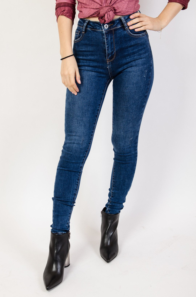  Ciemne przylegające spodnie jeansowe 