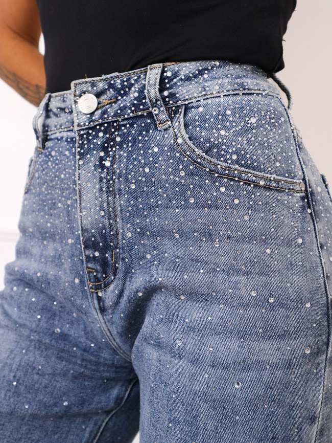 SPODNIE JEANSOWE MOM FIT ZDOBIONE CYRKONIAMI- NIEBIESKIE