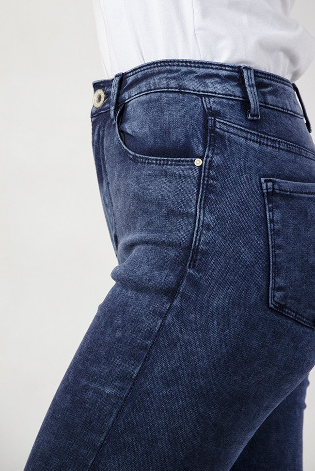 Spodnie jeansowe marmurkowe idealnie przylegające