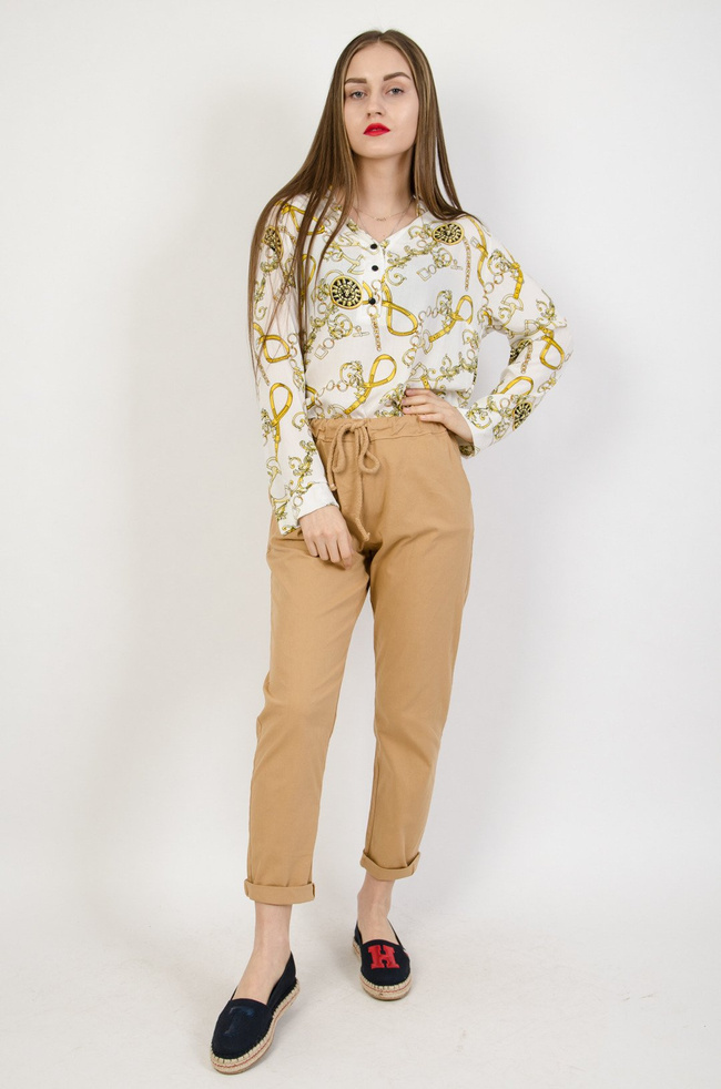 Brązowe materiałowe spodnie wiązane w pasie