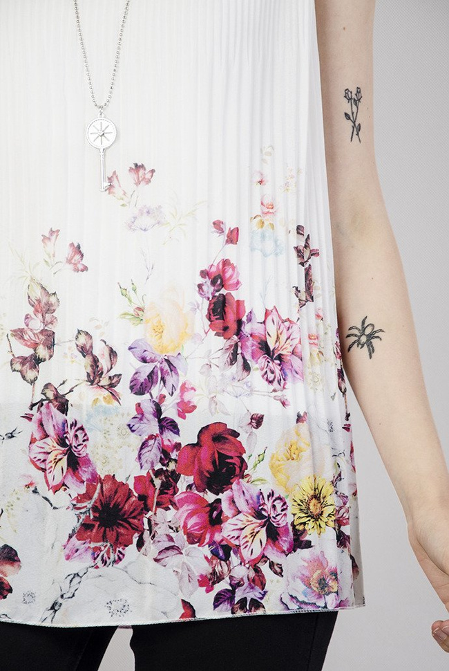 Biała, plisowana bluzka 