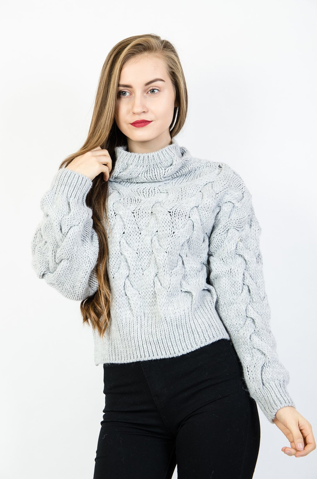 Szary krótki sweter z półgolfem grubo pleciony