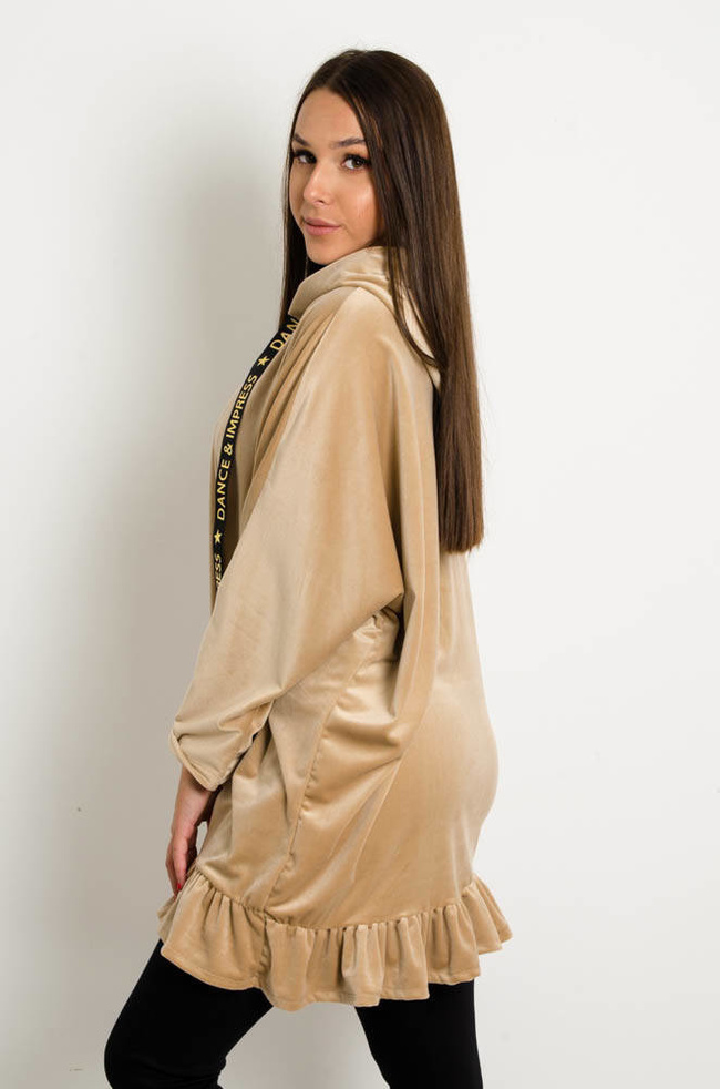 BEŻOWA WELUROWA SUKIENKA Z FALBANĄ