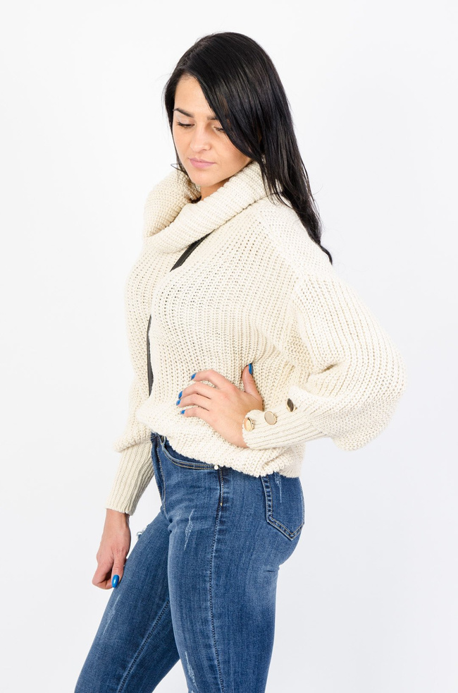 BEŻOWY SWETER GOLF ZE ZŁOTYMI GUZIKAMI 