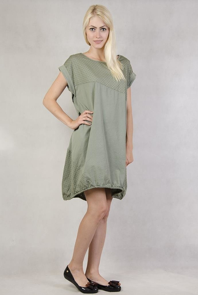 Zielona sukienka ściągana na dole
