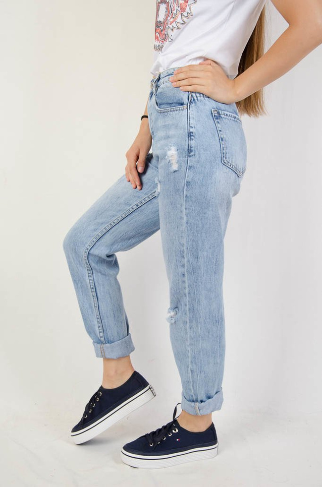 SPODNIE JEANSOWE TYPU BOYFRIEND Z PRZETARCIAMI