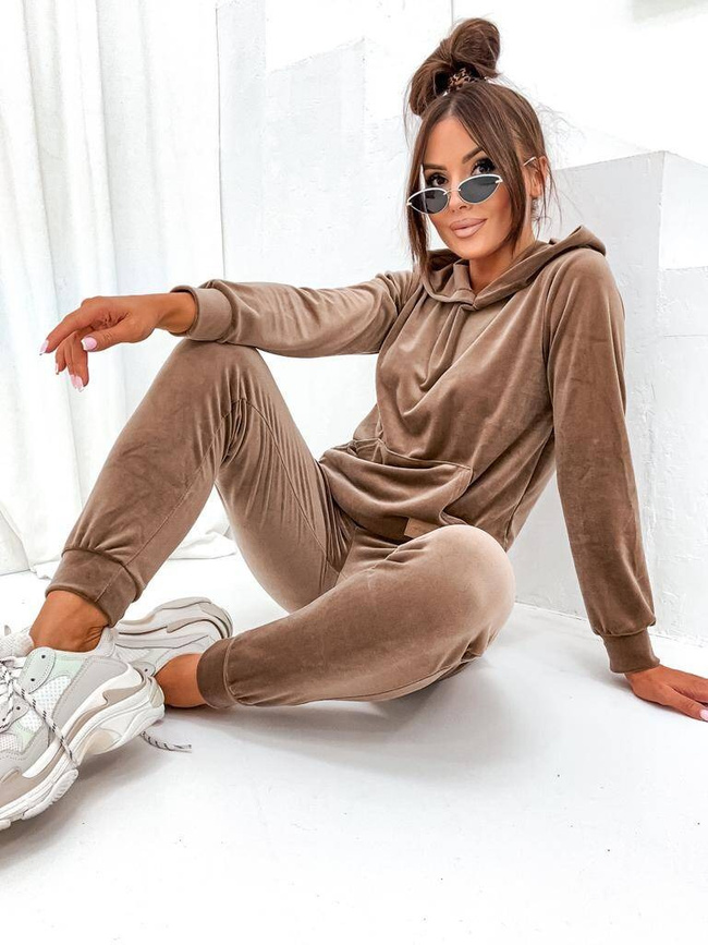 WELUROWY KOMPLET DRESOWY SPODNIE+ BLUZA Z KAPTUREM- BRĄZOWY