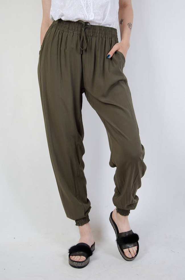 Zielone spodnie alladynki ze ściągaczem