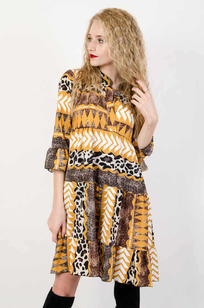 Żółta sukienka w panterkę