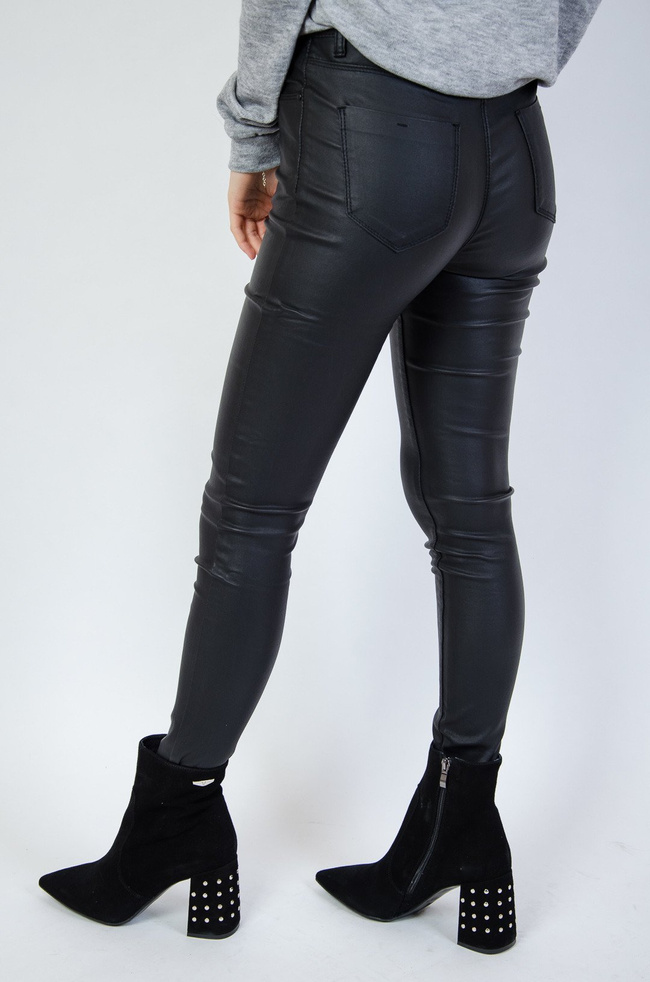 Czarne spodnie skórkowe