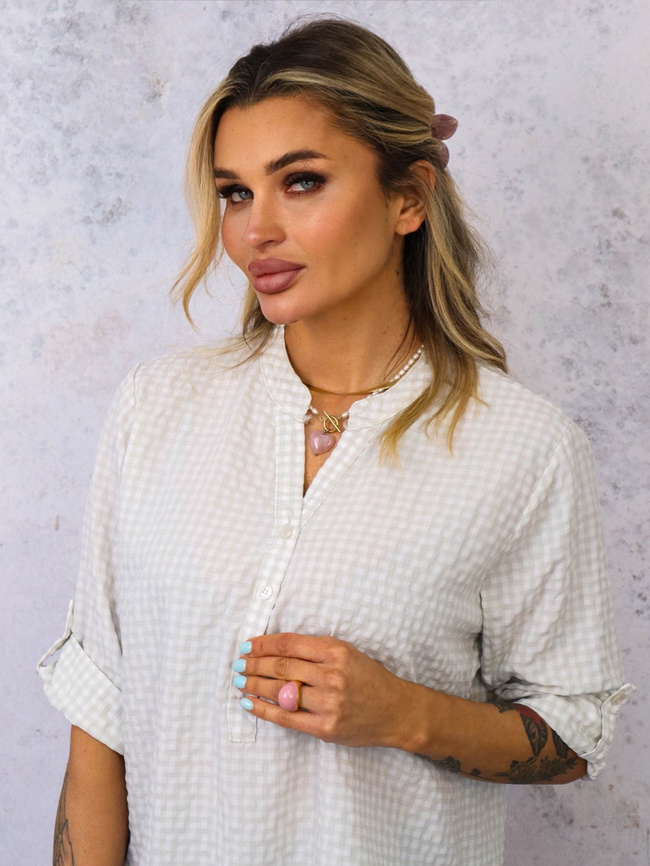 BLUZKA KOSZULOWA W KRATKĘ- JASNOBEŻOWA