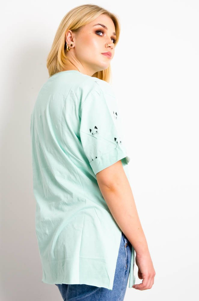 ZIELONY OVERSIZOWY T-SHIRT KOTEK Z KORALIKAMI