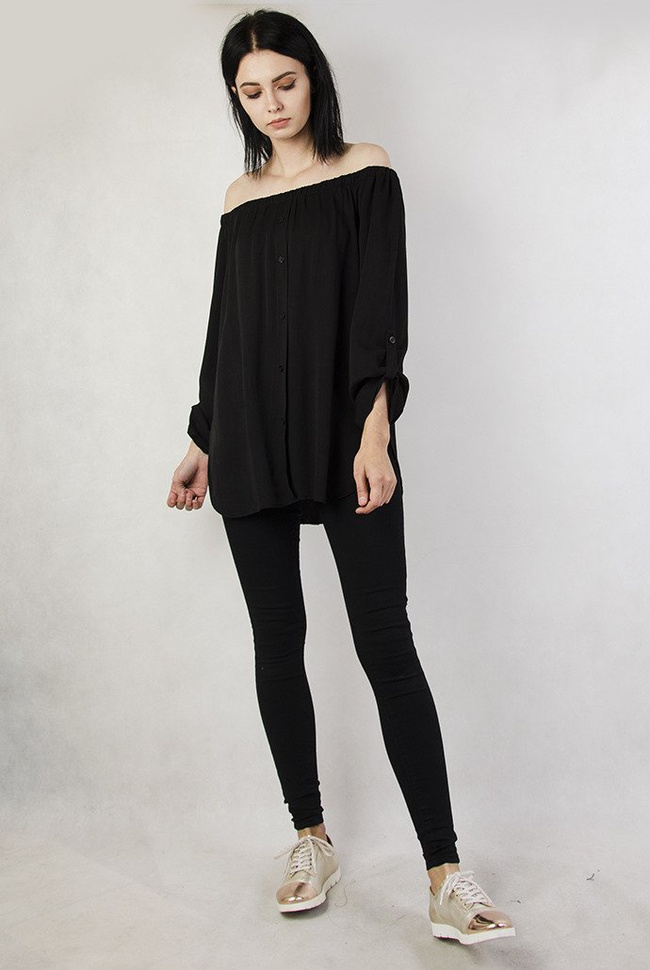 Czarna bluzka koszulowa z gumą w dekolcie