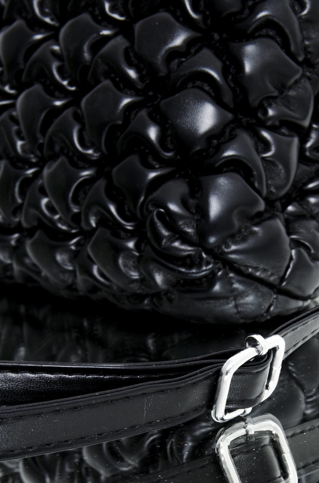 TOREBKA PIKOWANA Z DŁUGIM PASKIEM -CZARNA