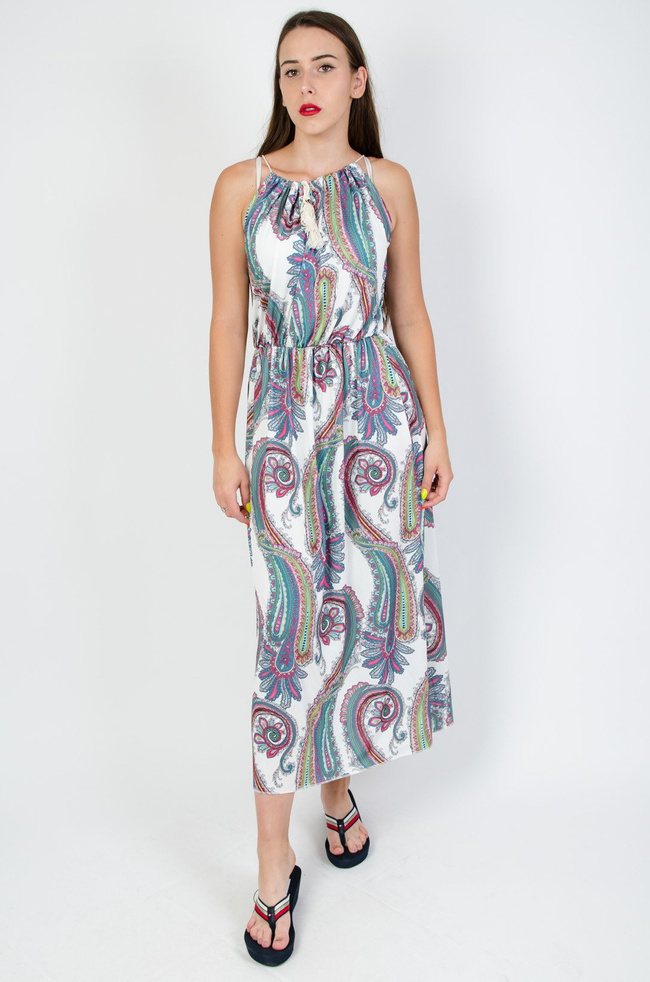 Biała wzorzysta sukienka wiązana w dekolcie