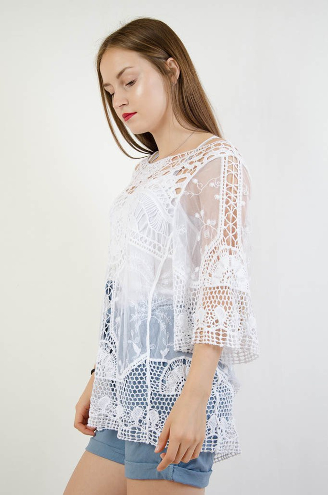 BIAŁA AŻUROWA BLUZKA Z BOKSERKĄ