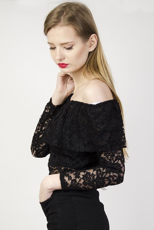 Koronkowe czarne body z hiszpańskim dekoltem