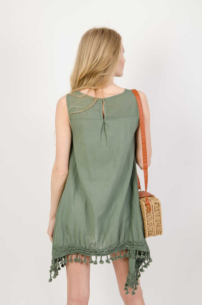 Zielona asymetryczna tunika z haftowaniem 