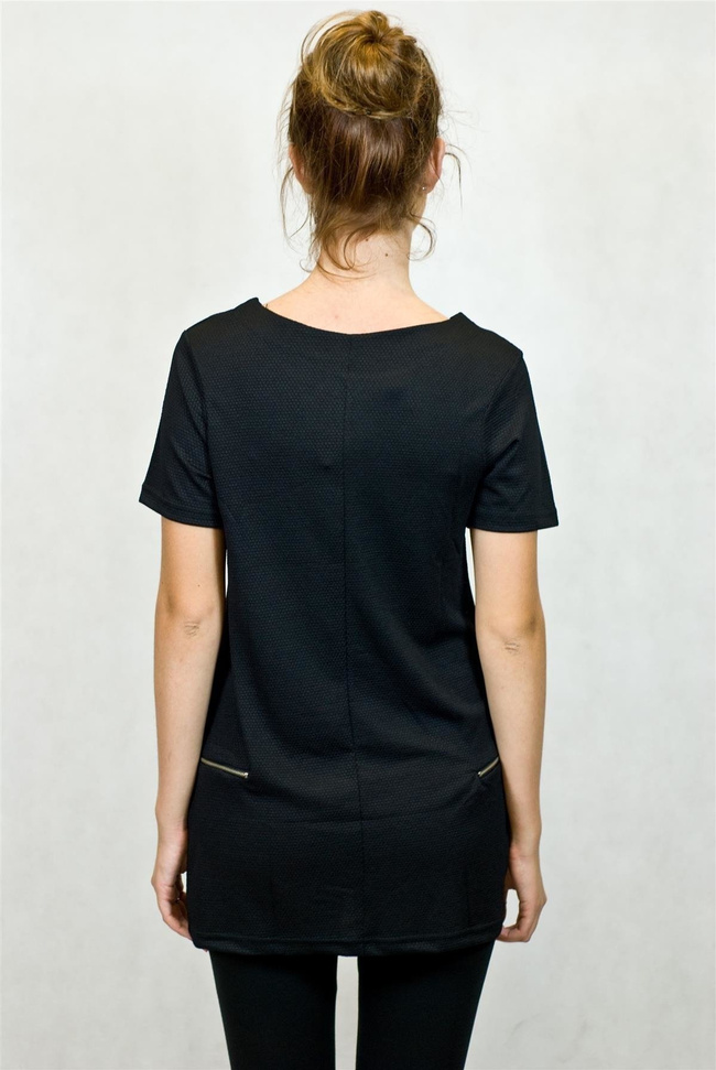 Czarna sukienka z zamkami