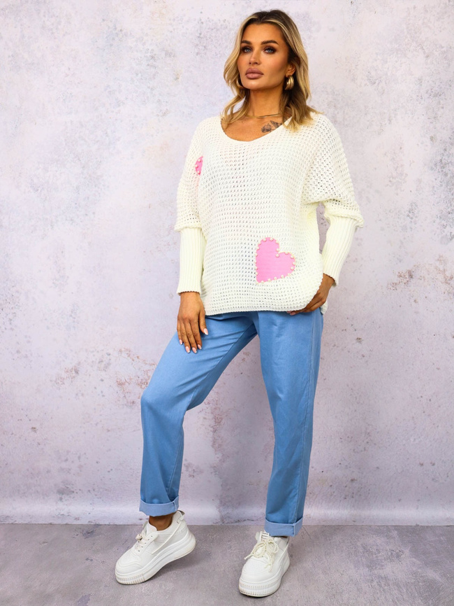 SWETER Z SERDUSZKAMI OVERSIZE- BIAŁY