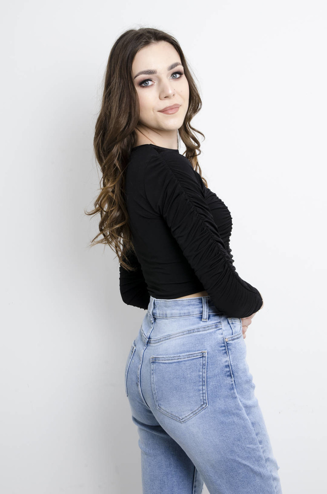 BLUZKA CZARNA MARSZCZONA 