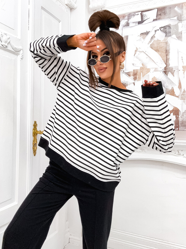 KOMPLET DRESOWY BLUZA W PASKI+ SPODNIE Z PRZESZYCIAMI- CZARNY