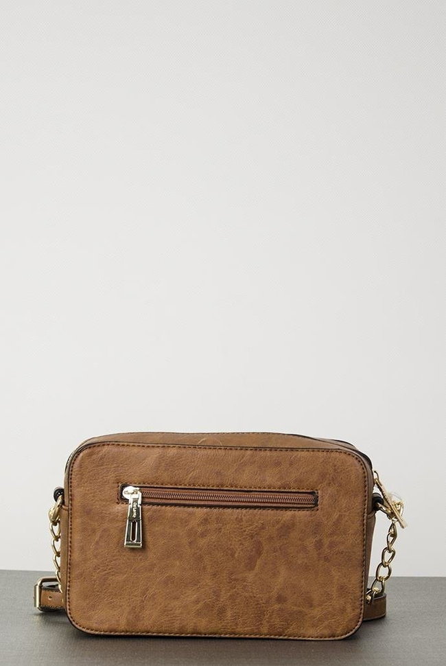 Brązowa torebka na złotym łańcuszku