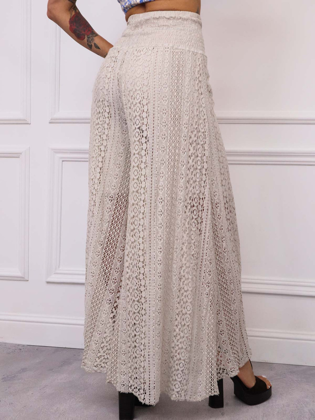 SPODNIE Z KORONKOWYMI NOGAWKAMI I SZEROKIM PASEM- BEŻOWE