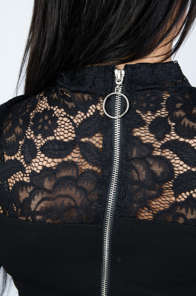 CZARNA KORONKOWA BLUZKA Z BASKINKĄ 
