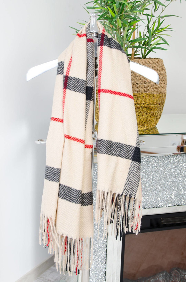 BEŻOWY SZAL W KRATĘ Z FRĘDZLAMI 