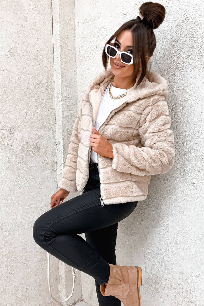 BEŻOWA FUTRZANA KURTKA Z KAPTUREM