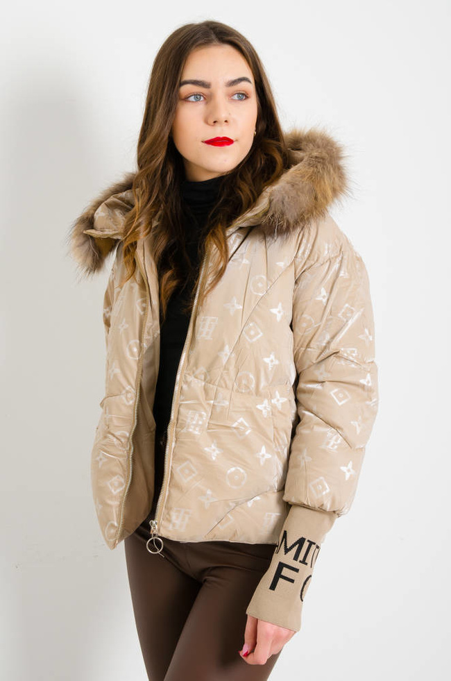BEŻOWA PUCHOWA KURTKA WE WZORY LOUIS POŁYSKUJĄCA