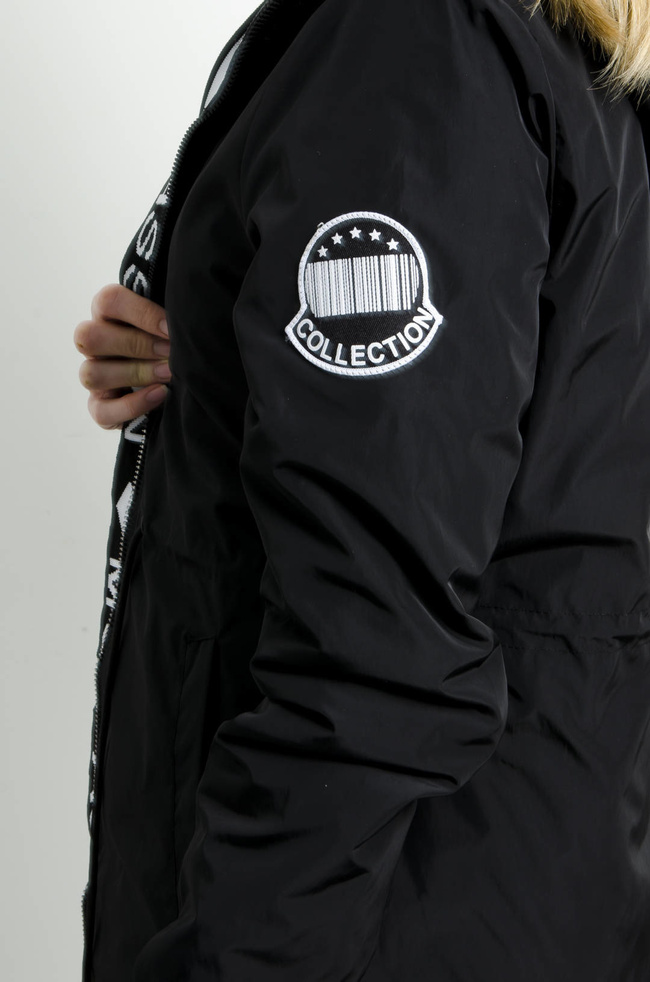 KURTKA PARKA Z KAPTUREM W KOLORZE CZARNYM