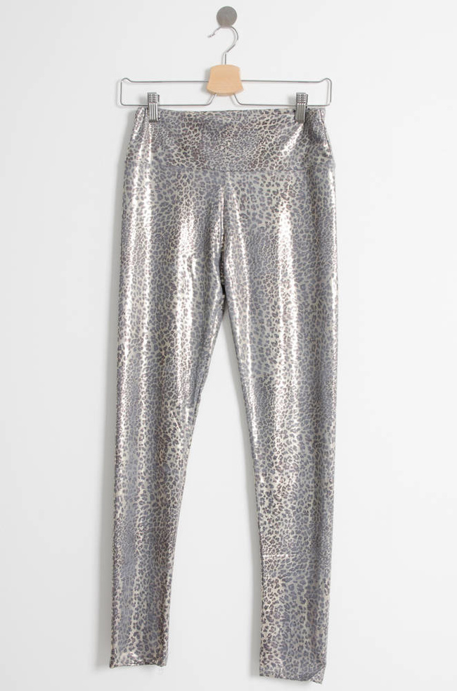 SREBRNE POŁYSKUJĄCE LEGGINSY W PANTERKĘ-WYSOKI STAN