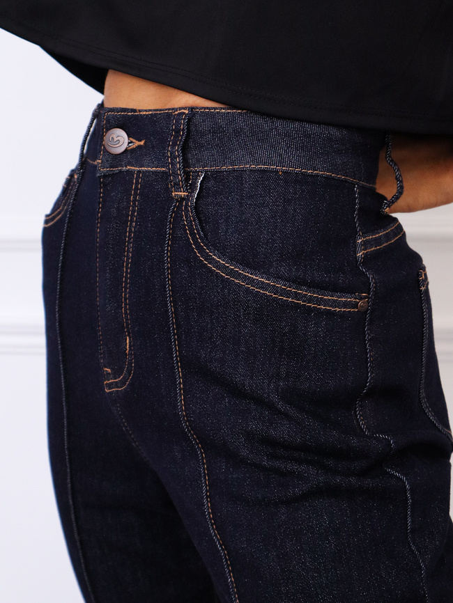 SPODNIE JEANSOWE MOM FIT Z PRZESZYCIAMI Z PRZODU NOGAWEK- GRANATOWE