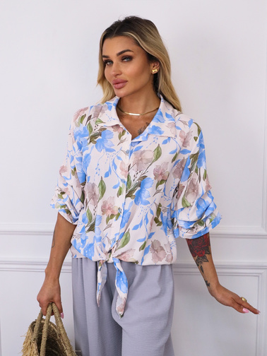KOSZULA W NIEBIESKIE KWIATY Z DRAPOWANYMI RĘKAWAMI I WIĄZANIEM