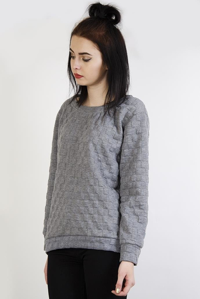 Jasnoszara bluza w kwadratowy wzór z wiązaniem z tyłu