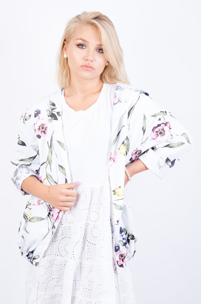 BIAŁA NARZUTA/ BLUZA W KWIATY Z KAPTUREM