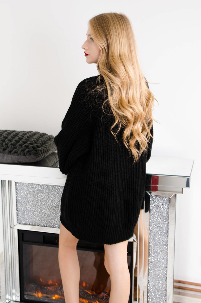 DŁUGI CZARNY SWETER Z PÓŁGOLFEM