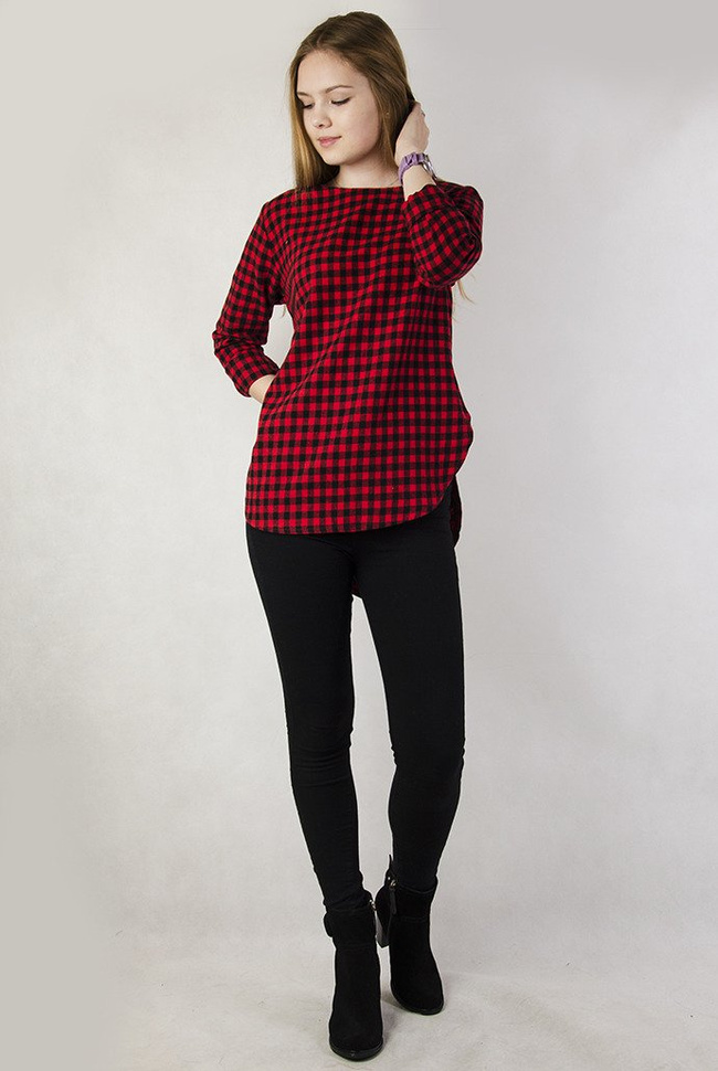 Asymetryczna czerwona bluzka w kratę